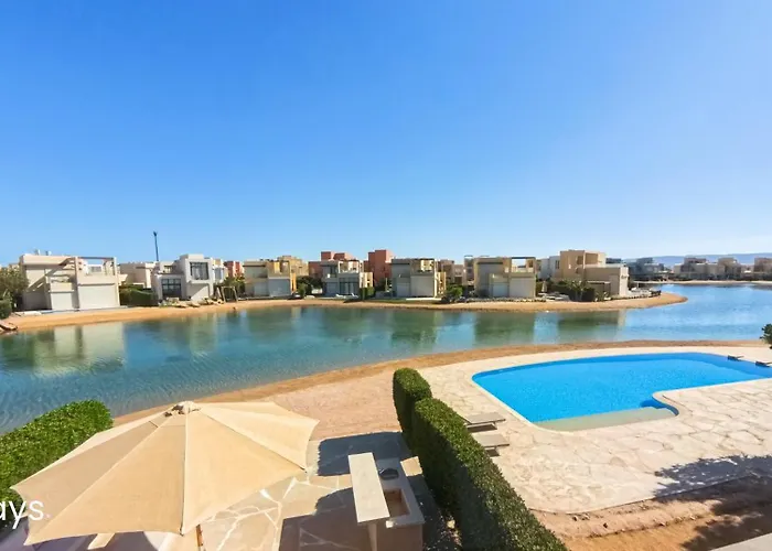 Apartman Ollystays Luxury Tawila 3br Townhouse, Lagoon View, Shared Pool *