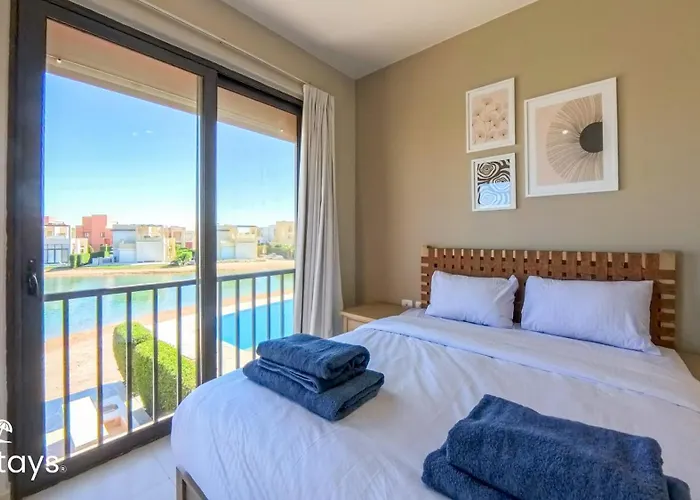 Ollystays Luxury Tawila 3br Townhouse, Lagoon View, Shared Pool Apartman Gurdaka