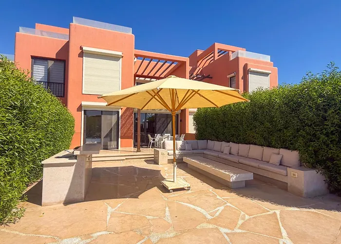 Ollystays Luxury Tawila 3br Townhouse, Lagoon View, Shared Pool *