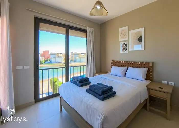 Ollystays Luxury Tawila 3br Townhouse, Lagoon View, Shared Pool