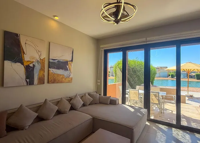 Ollystays Luxury Tawila 3br Townhouse, Lagoon View, Shared Pool