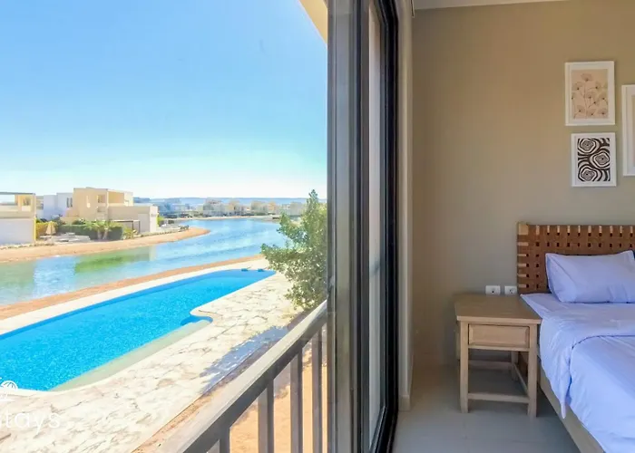 Ollystays Luxury Tawila 3br Townhouse, Lagoon View, Shared Pool