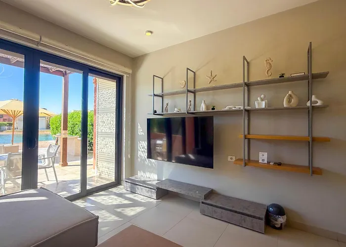 Ollystays Luxury Tawila 3br Townhouse, Lagoon View, Shared Pool Apartman Gurdaka